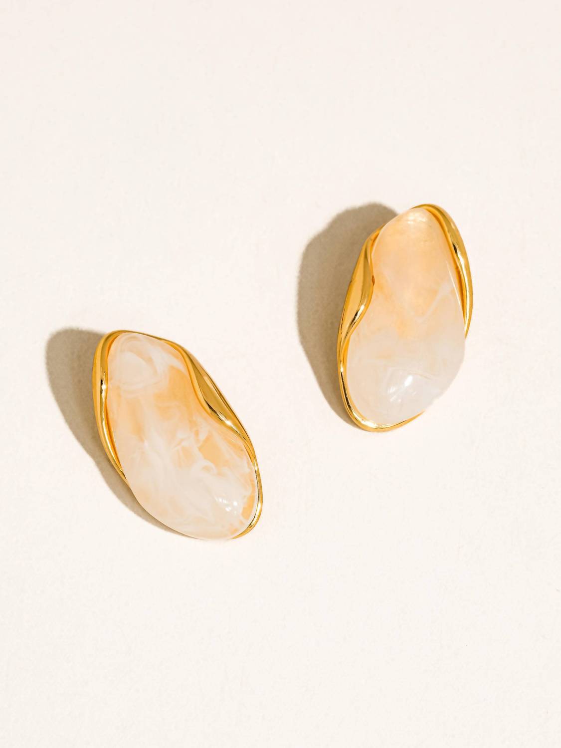 Flanerie By Maiq - Women's Maélie Resin Drop Earrings