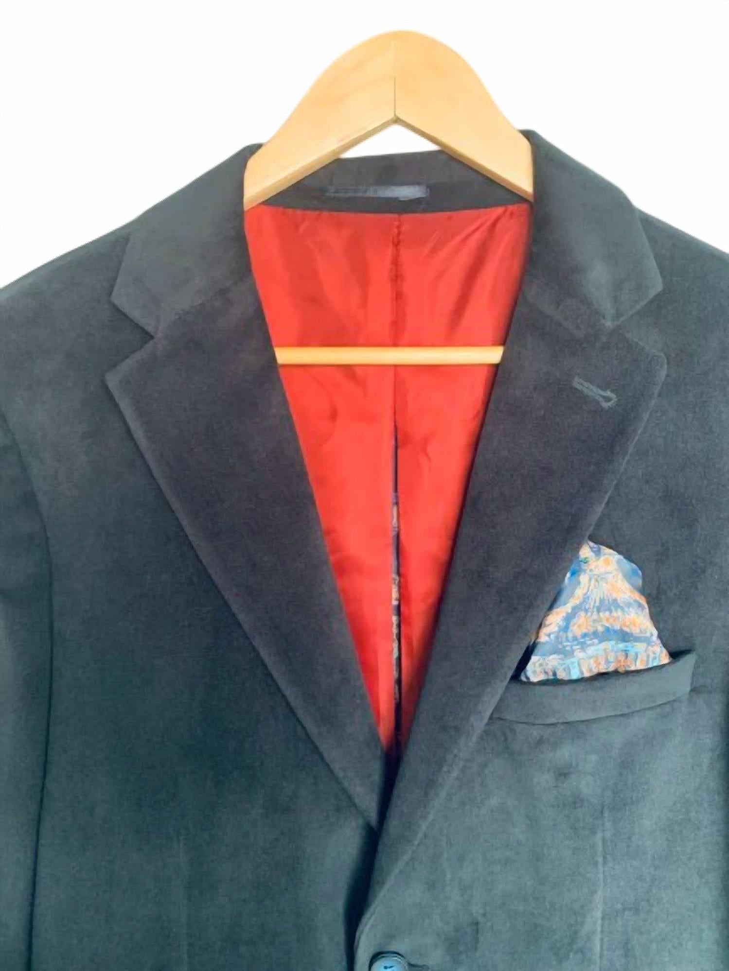 Mizumi Couture - Men Velvet Blazer With Silk Lining And Pocket Scarf