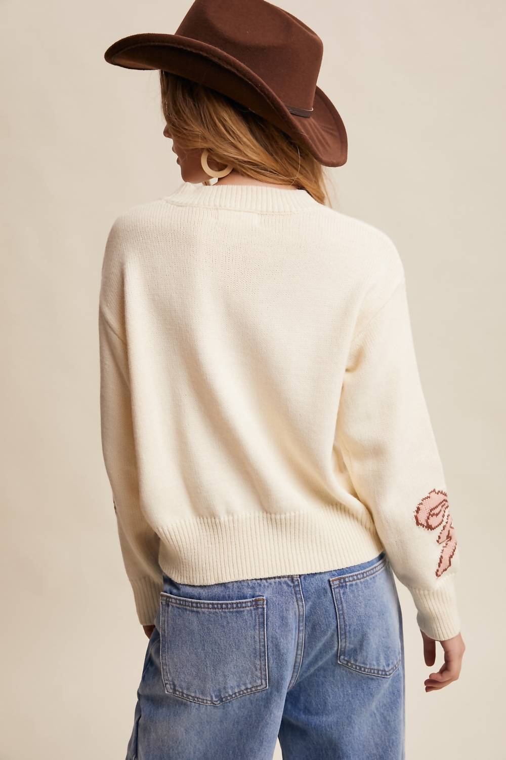 Listicle - Horseshoe Bow Graphic Sweater