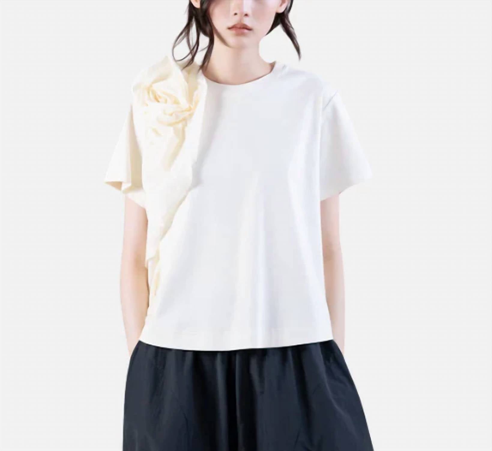 Psophia - Cotton T-shirt With Flower Detail