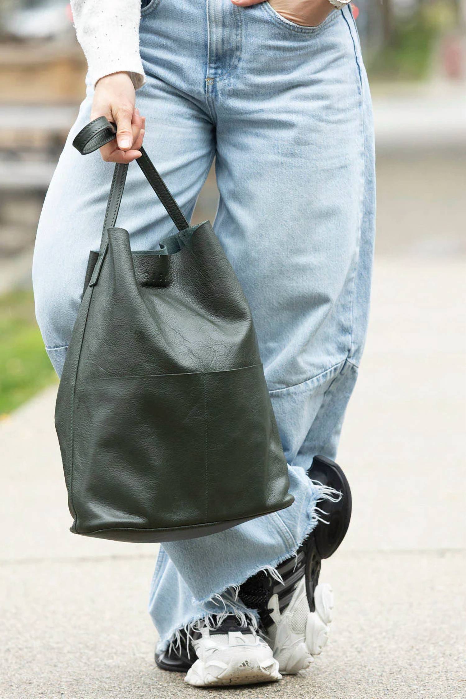 Risa - Women's Lila Pocket Tote