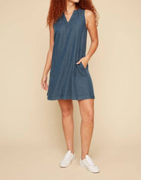 Renuar - Woven V-neck Dress With Pockets