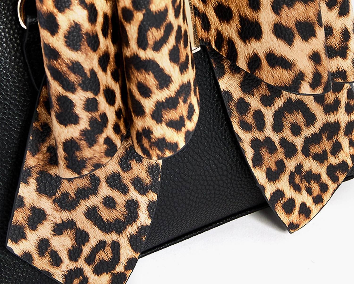 Like Dreams - Women's Leopard Top Handle Bow Crossbody Bag