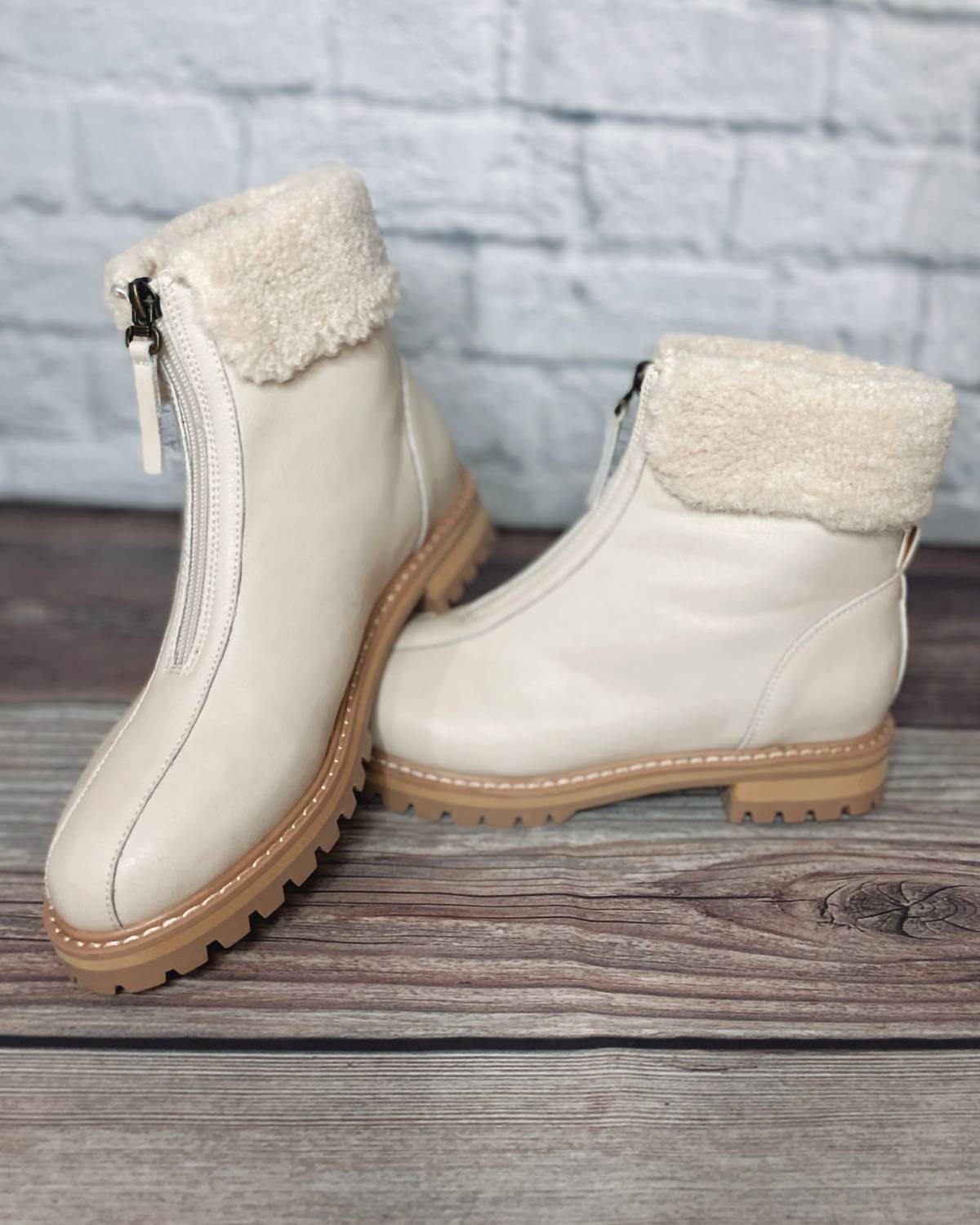 Oasis Society - Women's Walk In The Park Booties
