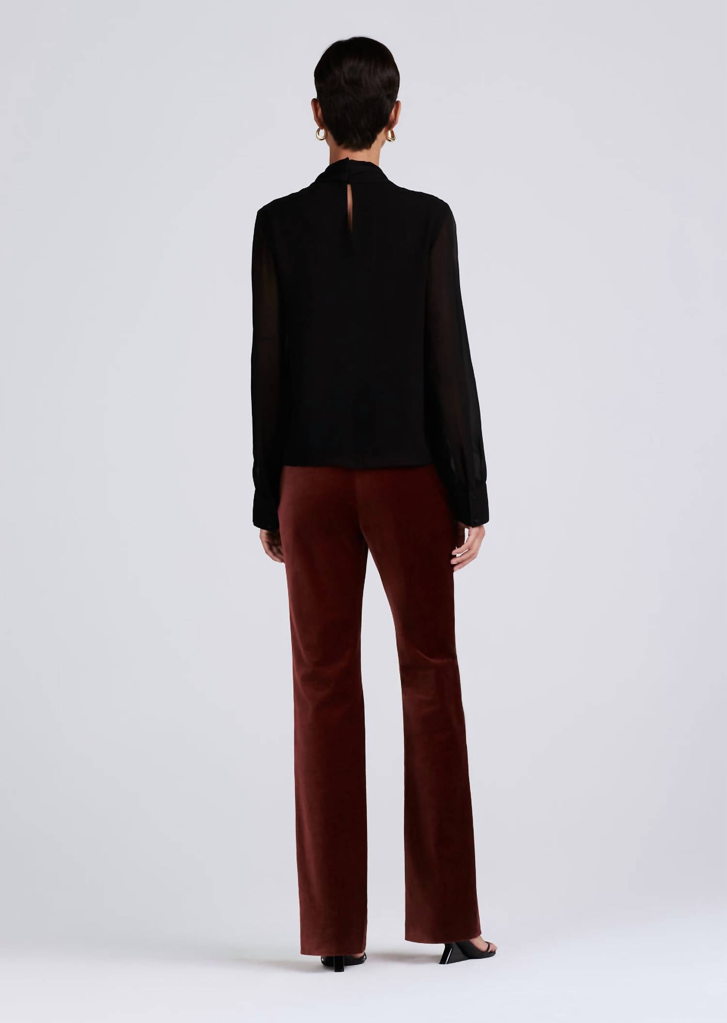 VALENTINE NECK TIE BLOUSE