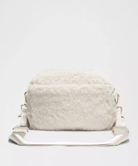 Lululemon - Women's Everywhere Crossbody Bag