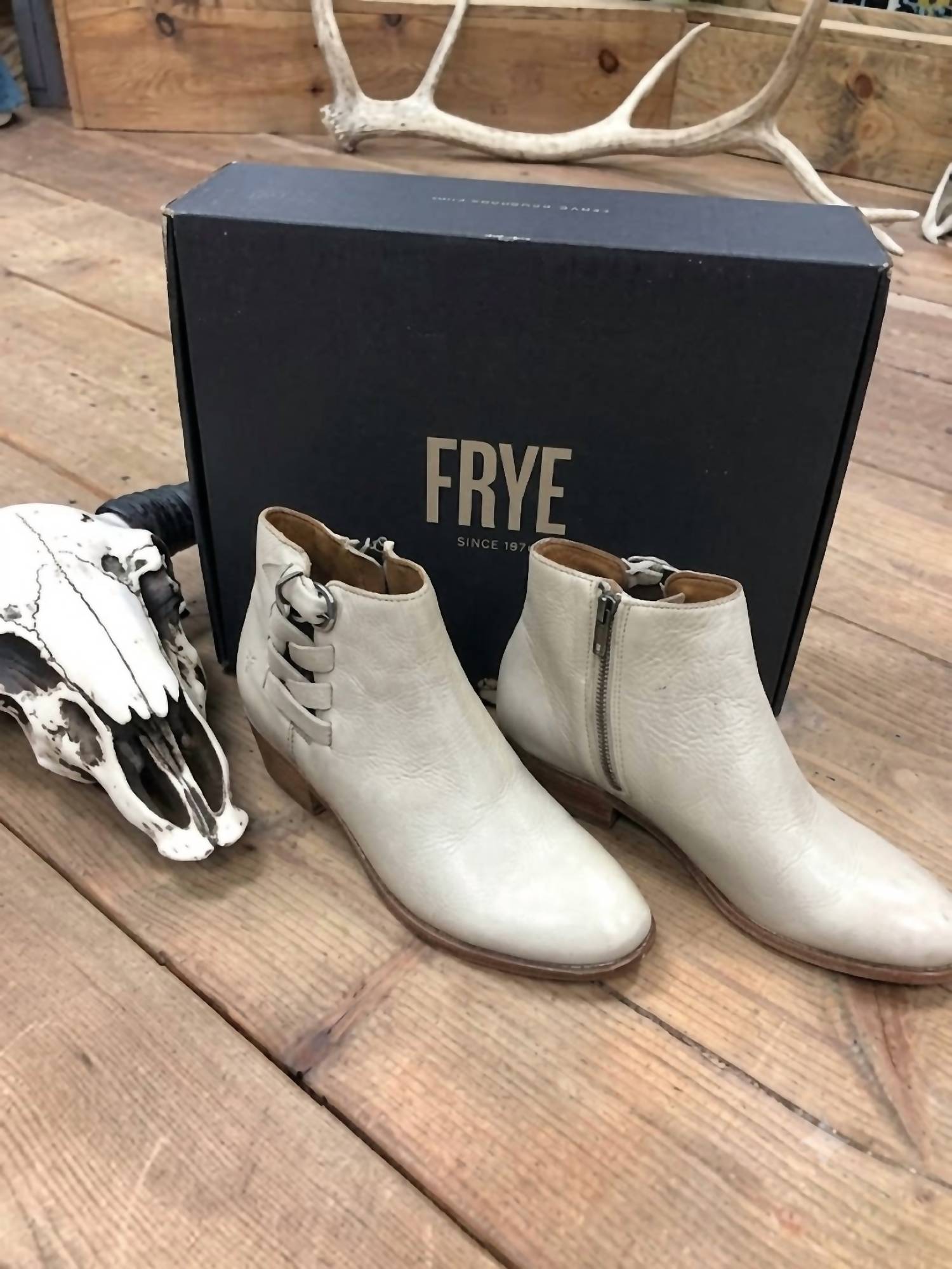 Frye - Women's Leather Ankle Booties