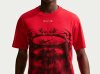 NIKE Chrome T-shirt in university red black - women's t-shirt - alternate view