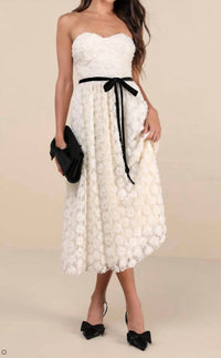 Lulus - Floral Applique Lace Midi Dress