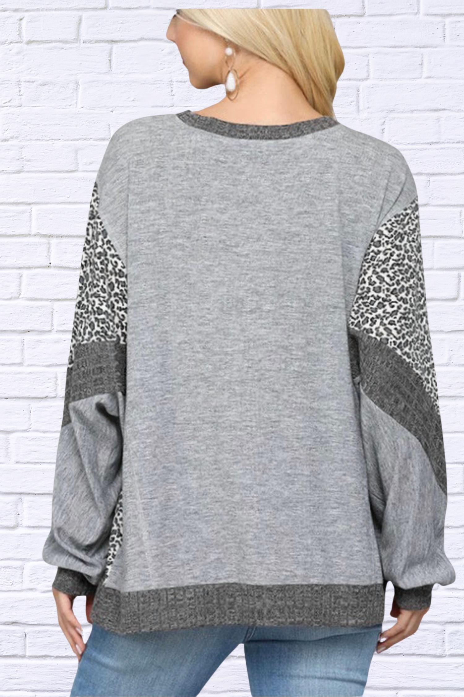 GiGiO Catlynn T-shirt in grey - women's long sleeve top - detail view