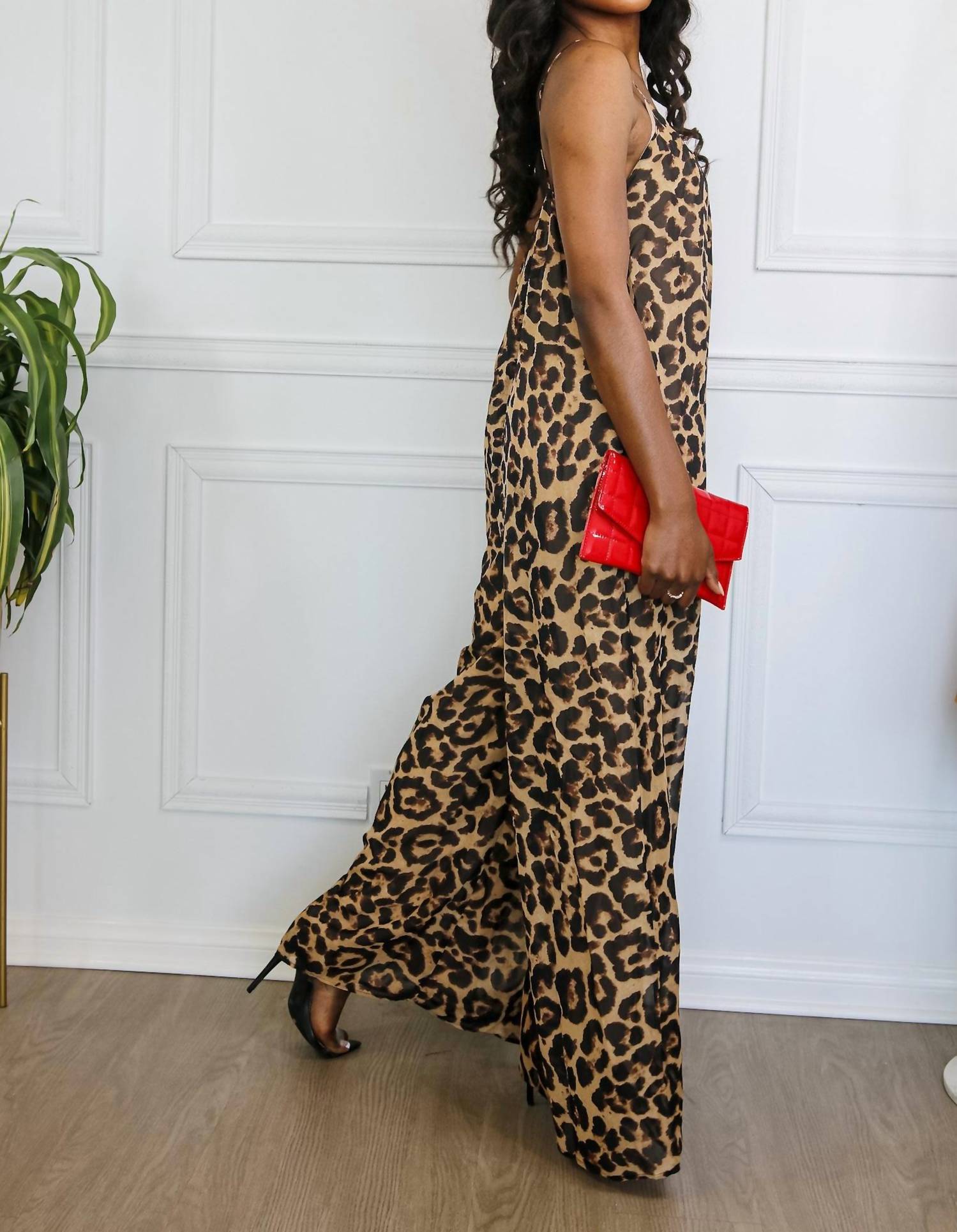 Little Secret Of Mine - Woven Jumpsuit With V-Neck & Side Pockets