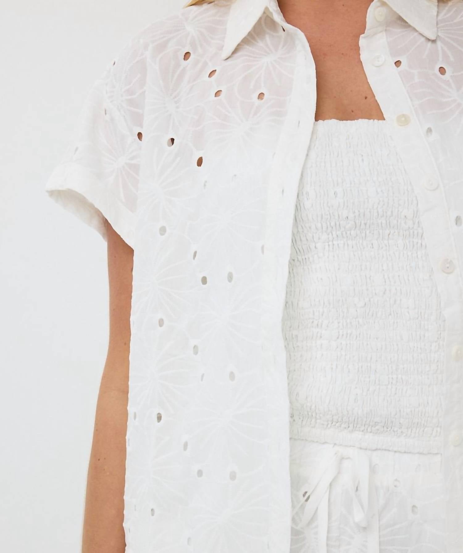 Esqualo - Flower Embroidery Blouse