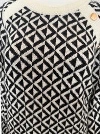 Vine & Love - Women's Crew Neck Geo Patterned Knitted Sweater