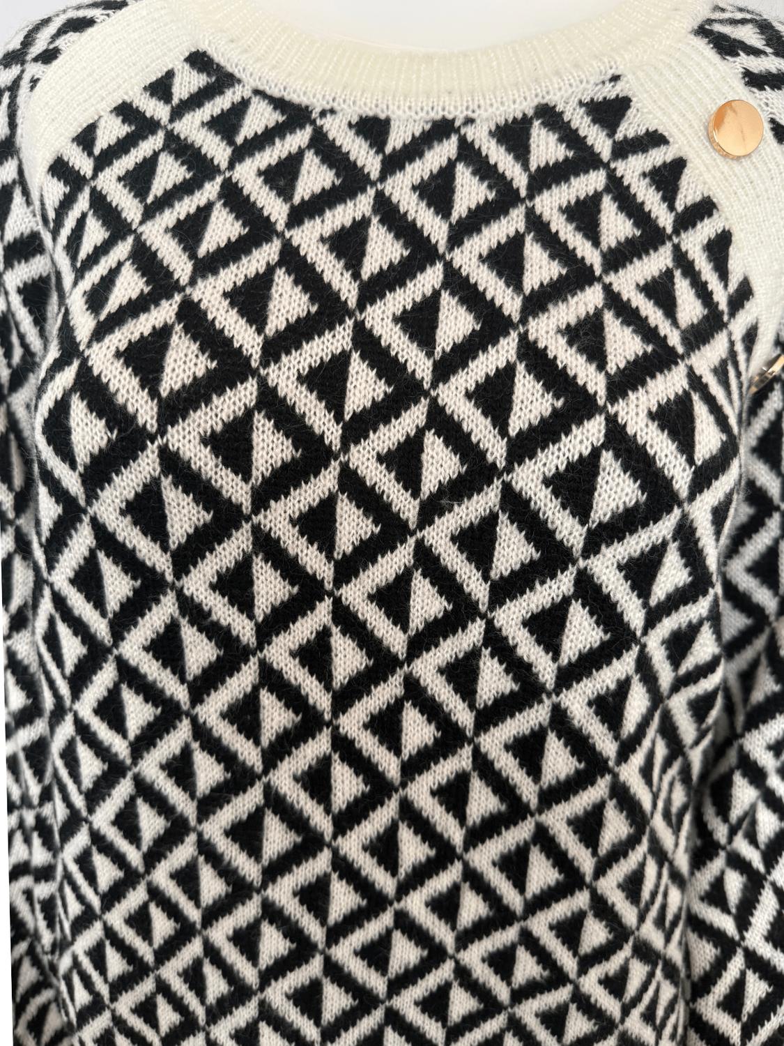 Vine & Love - Women's Crew Neck Geo Patterned Knitted Sweater