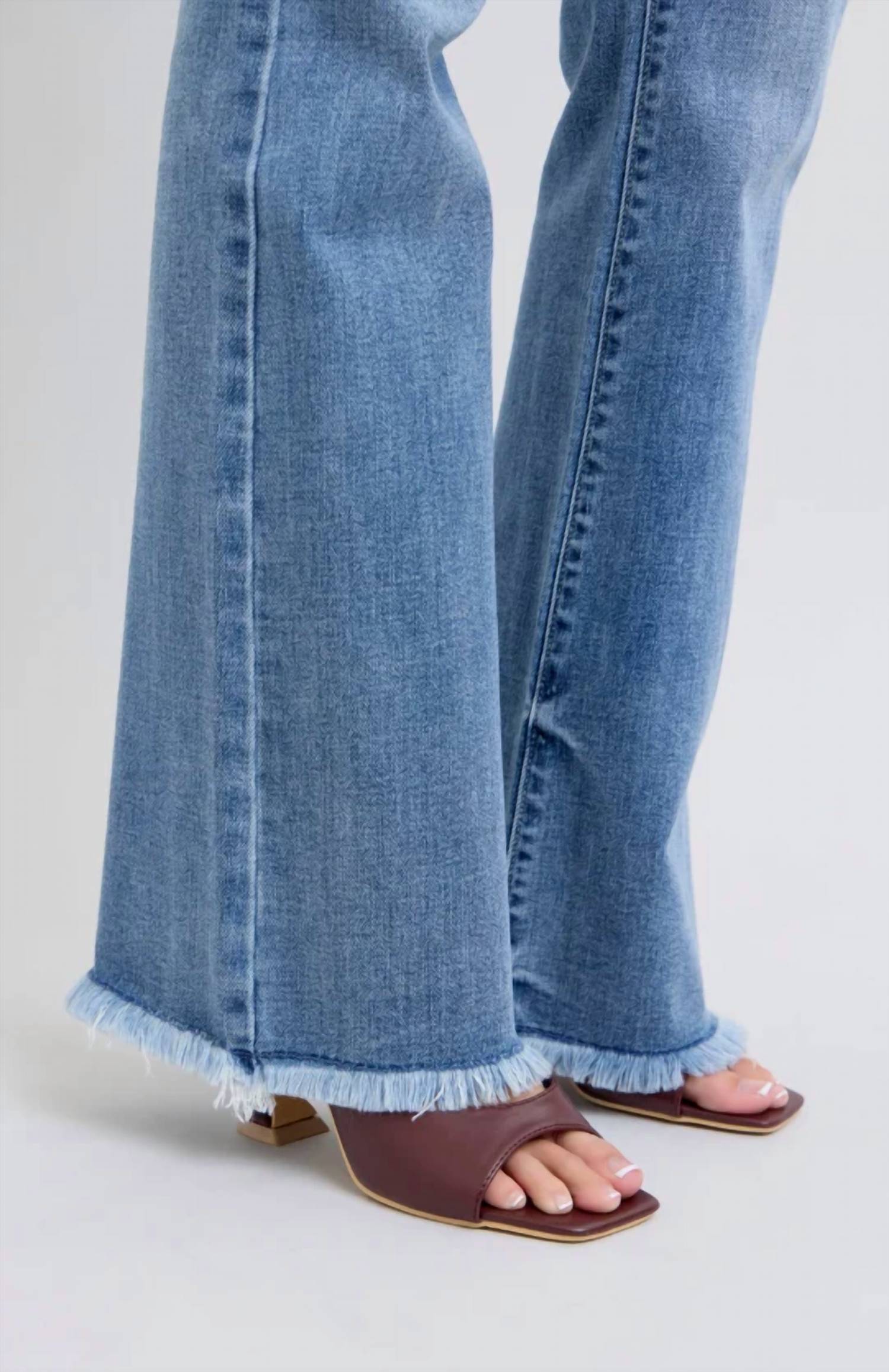 Judy Blue - Bootcut Fray Hem Jeans