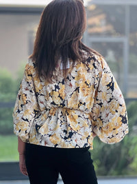 Entro - Fields Of Flower Elbow Sleeve Top