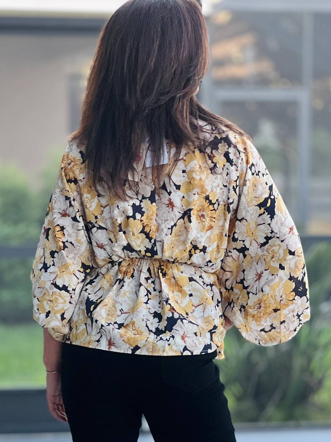 Entro - Fields Of Flower Elbow Sleeve Top