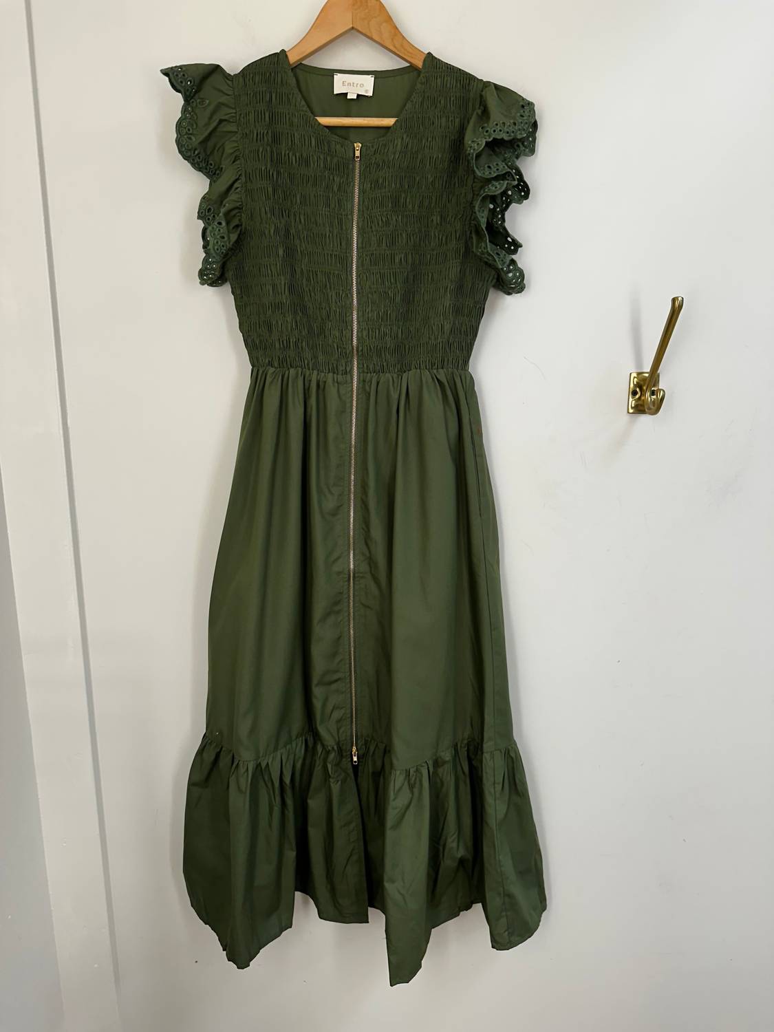 Entro - Women's Front Zippered Flutter Midi Dress