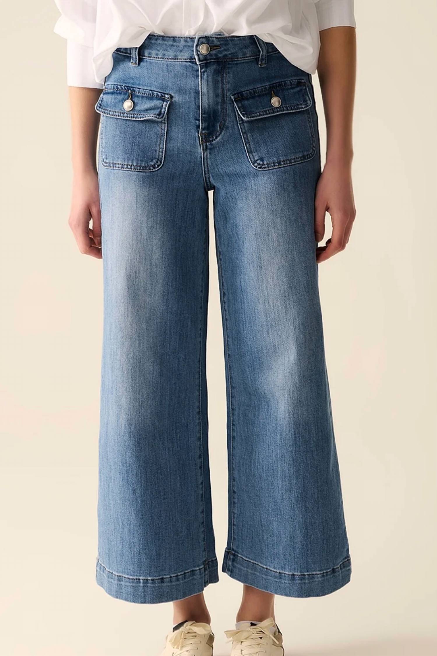 Q2 - Straight Leg Jeans With Front Pocket