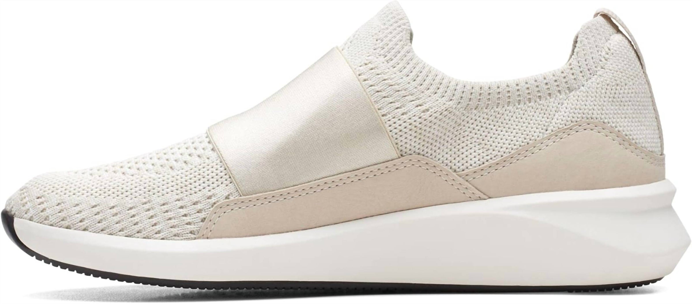 Clarks - Women's Un Rio Knit Slip On Sneakers