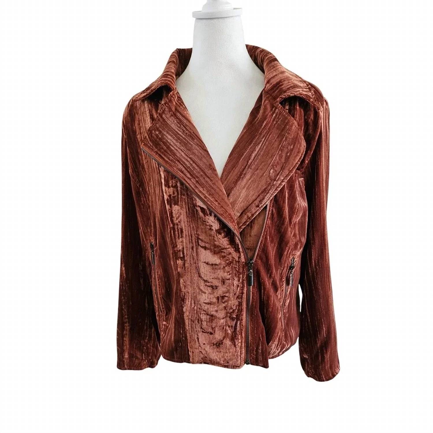 Paparazzi - Women's Crushed Velvet Moto Jacket