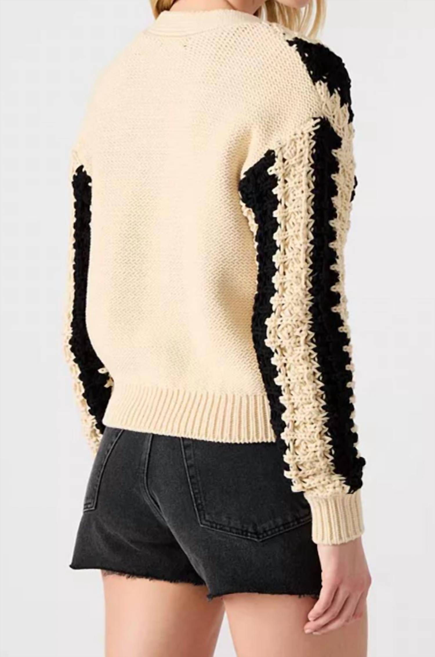 STEVE MADDEN Lucas Chunky Sweater in brown black - women's sweater - detail view