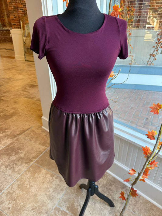 Vava - Short Sleeve Dress