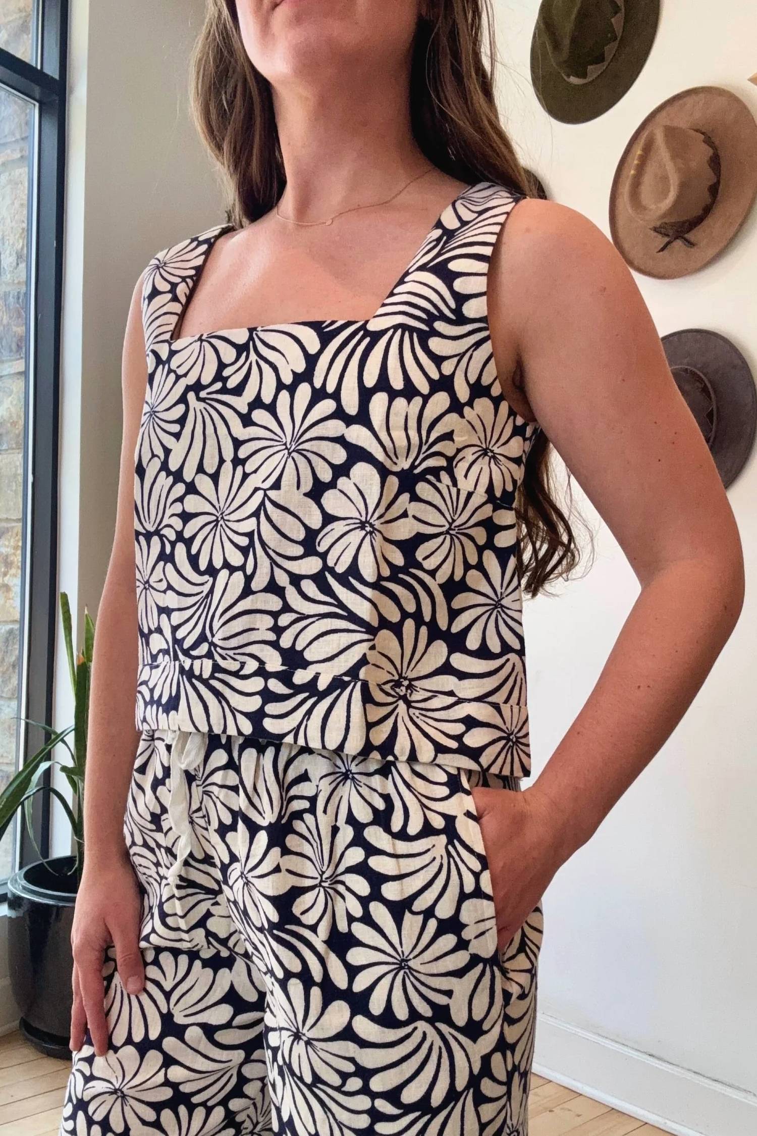 Nary - Square Neckline Tank Top