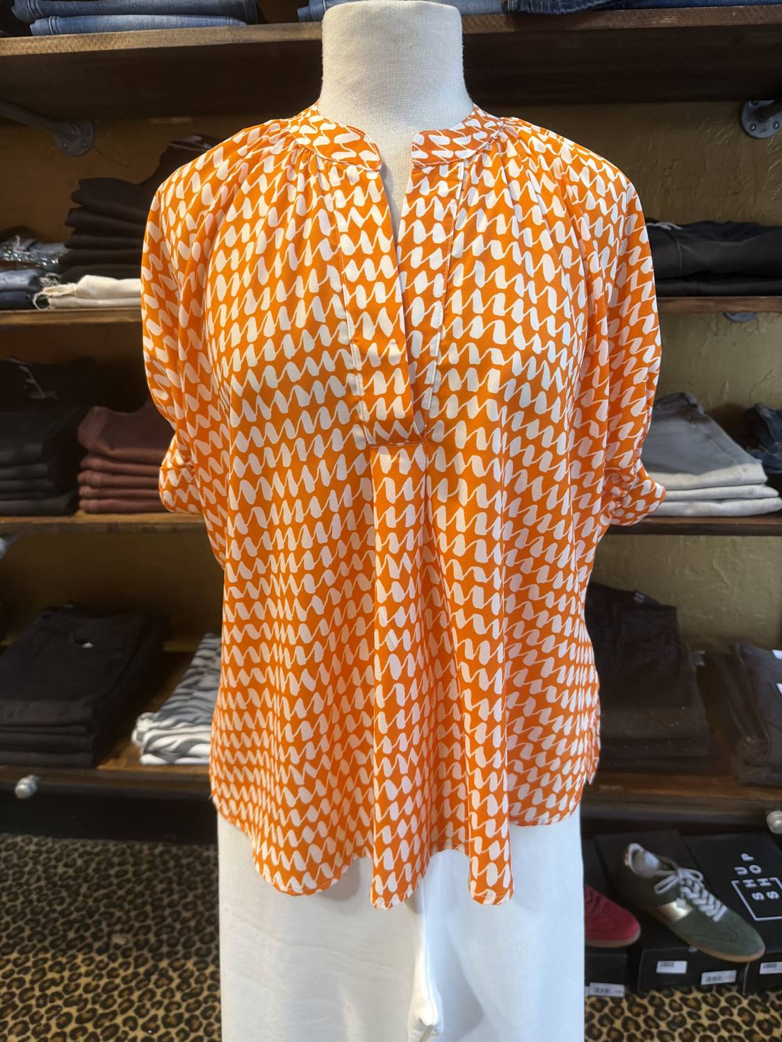 Ivy Jane - Women's Squiggle popover top