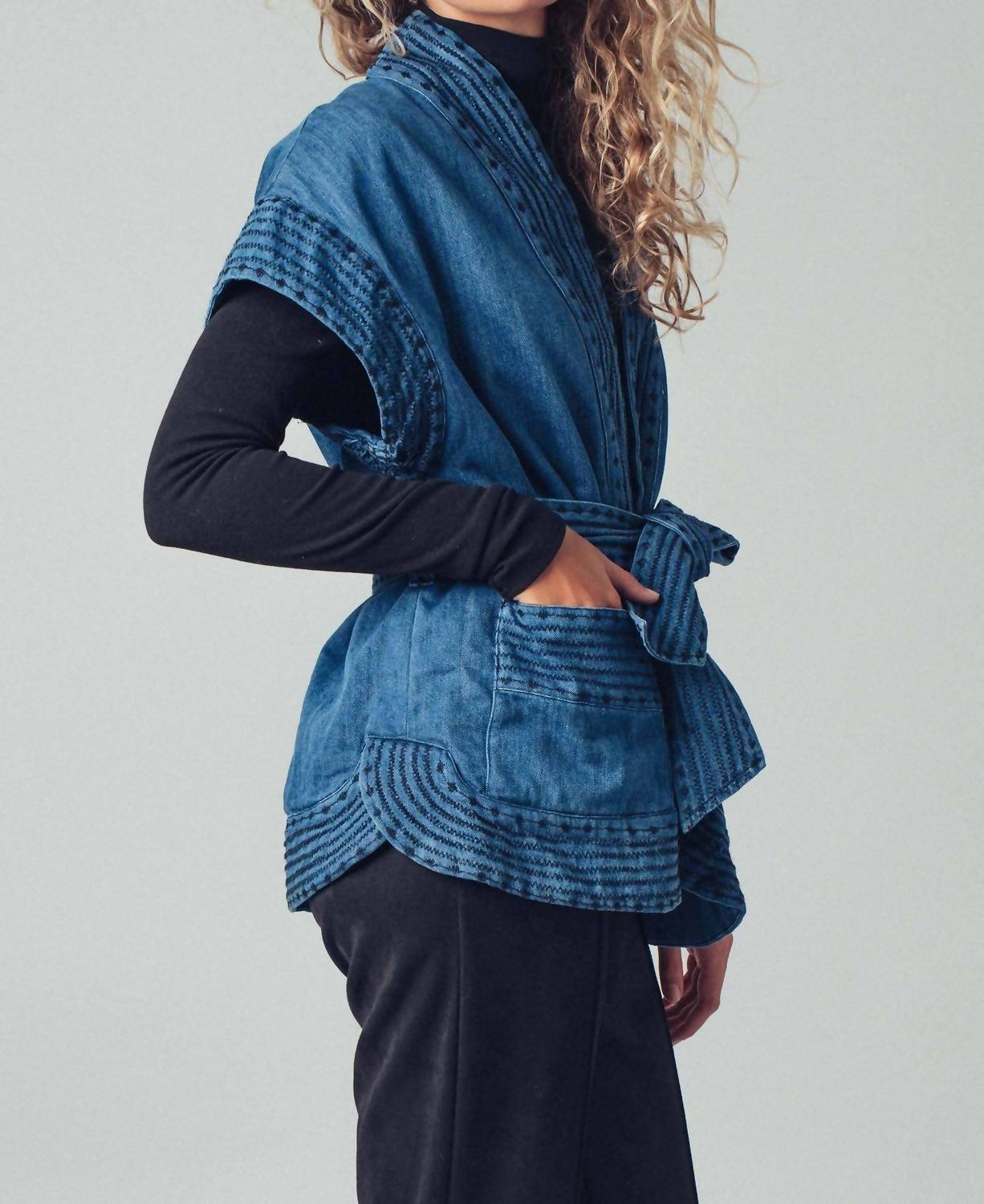 Urban Daizy - Washed Belted Vest