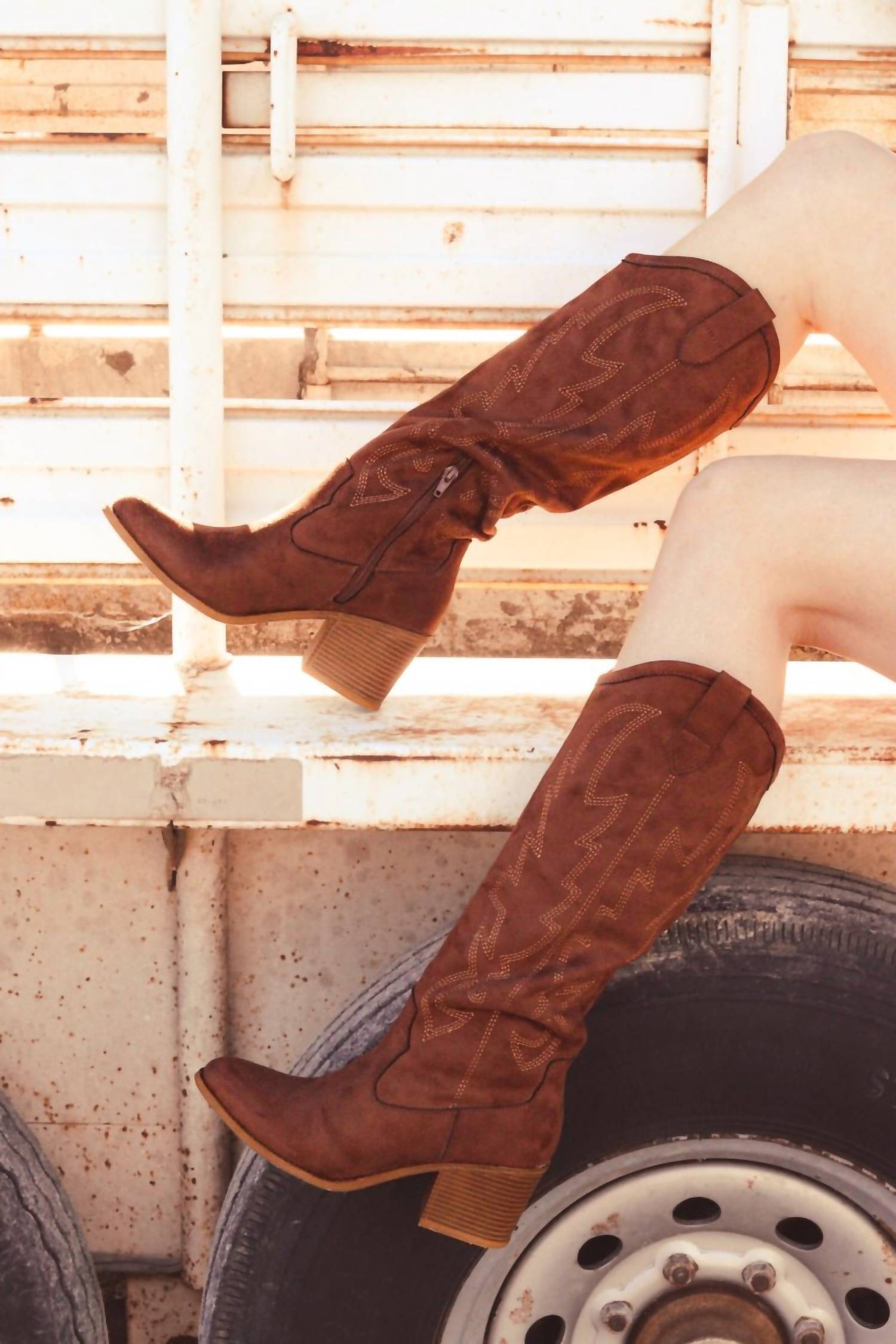 CHINESE LAUNDRY Women's Upwind Chic Cowboy Boots in brown suede - women's shoe