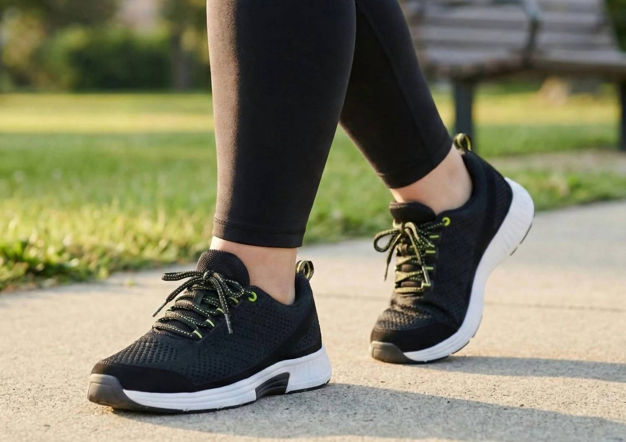 Orthofeet - Women's Coral Athletic Mesh Shoe