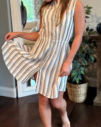 Red Haute - Sleeveless Button Front Dress