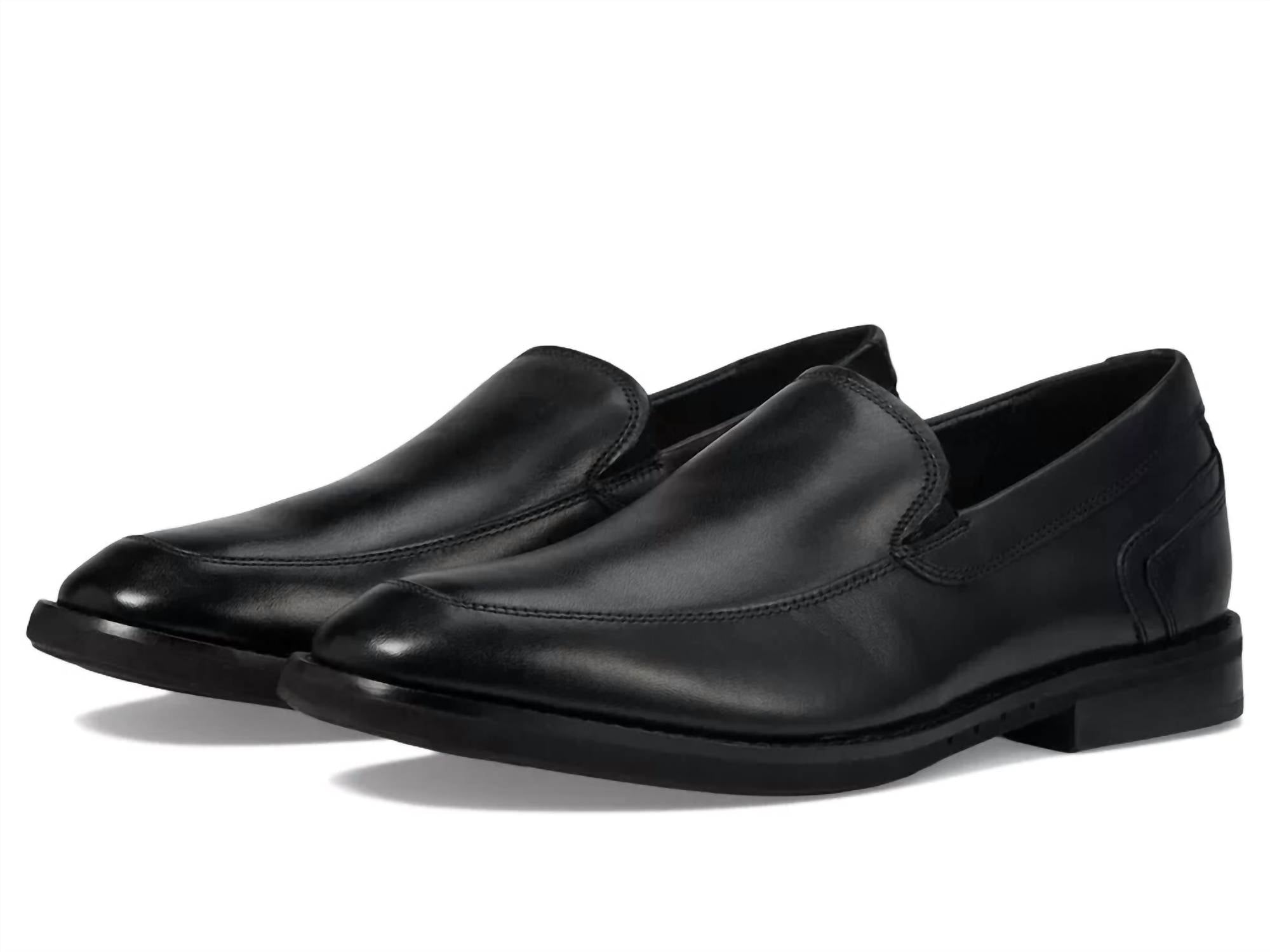 Clarks Men's Un Hugh Step Shoe in black leather - men's loafer - detail view