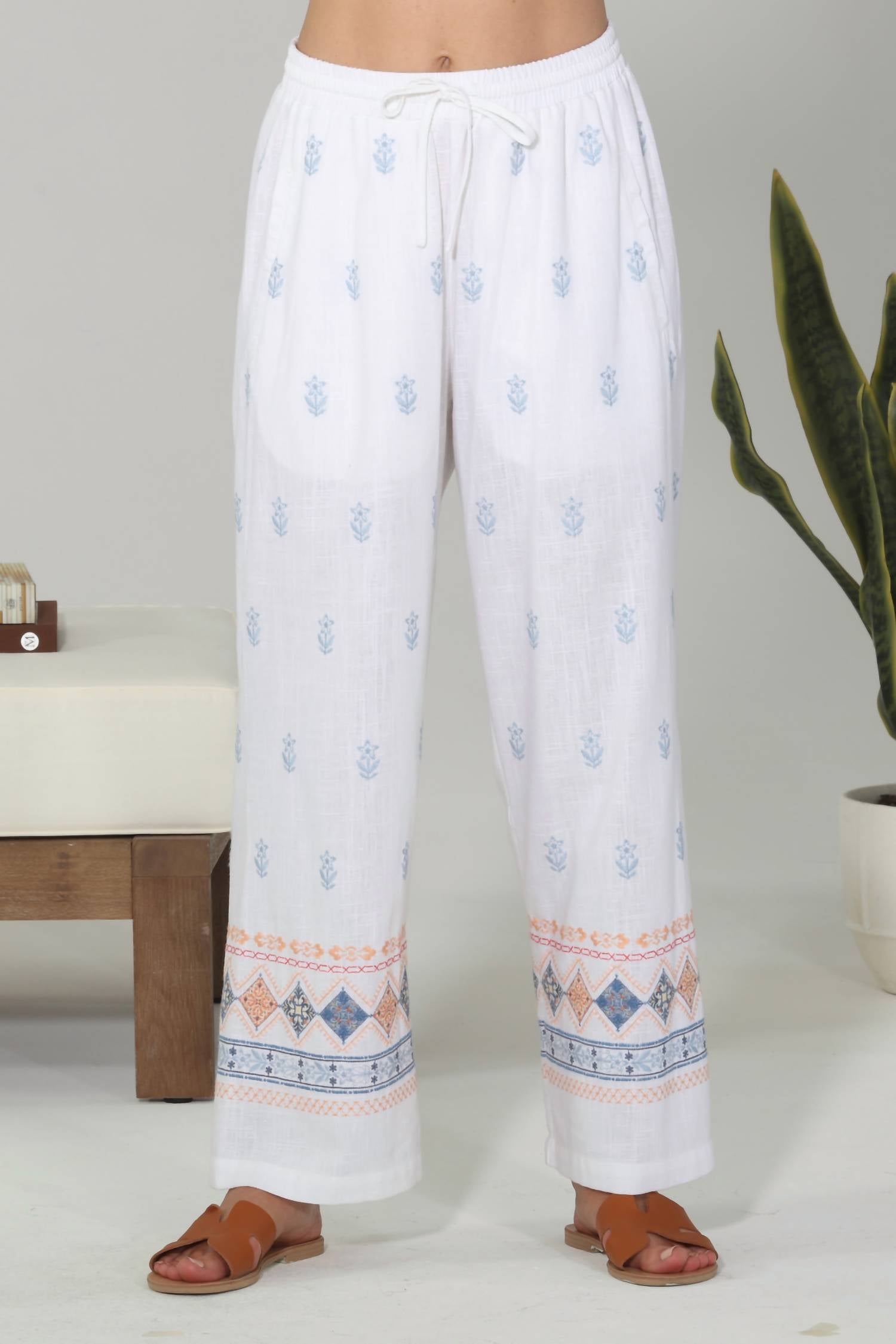 Paparazzi - Linen Blend Embroidered Crop Pant