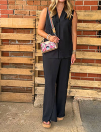 Renuar - Woven Sleeveless V-neck Blouse