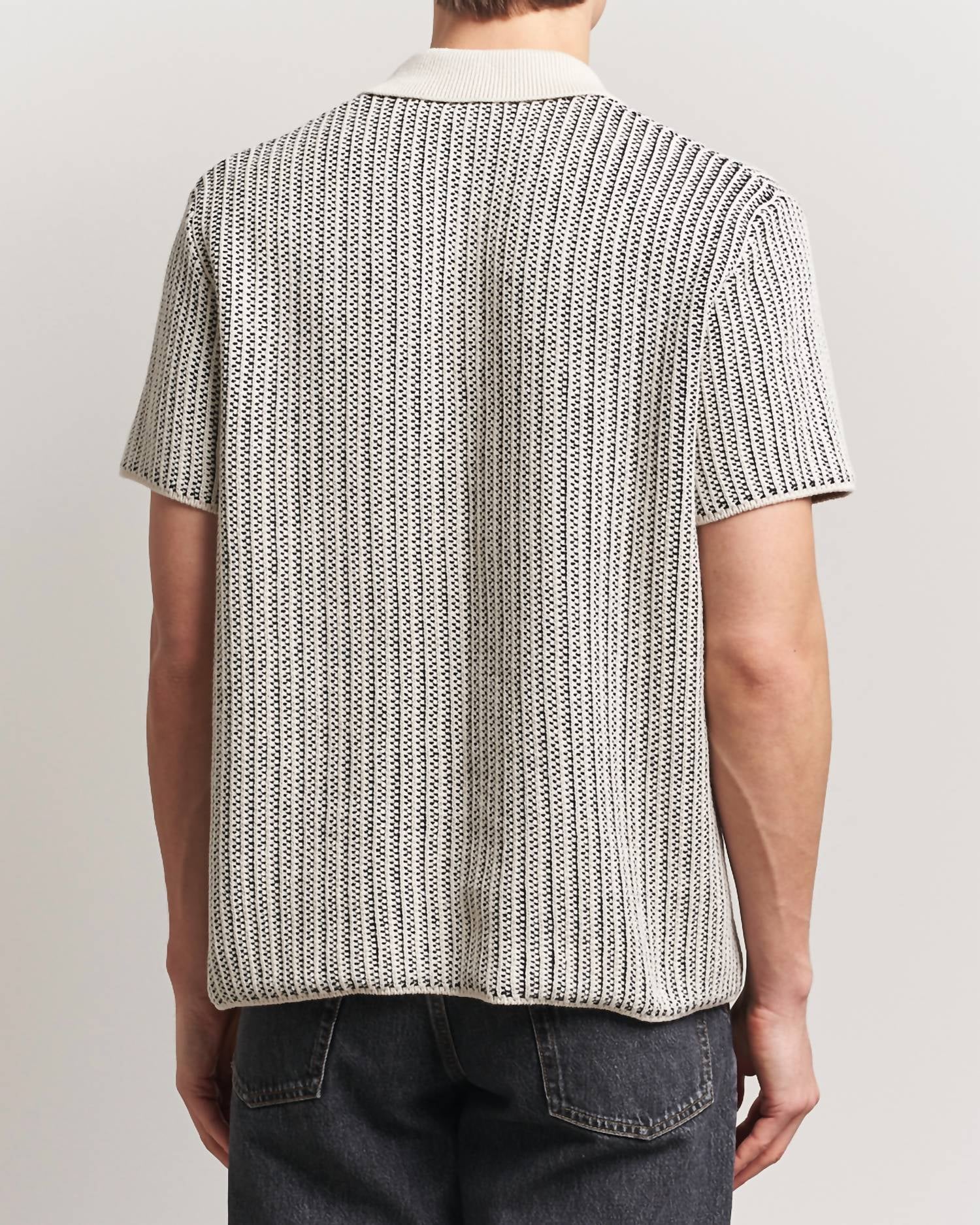 Les Deux Easton Knitted Short Sleeve Shirt in ivory black - men's shirt - detail view