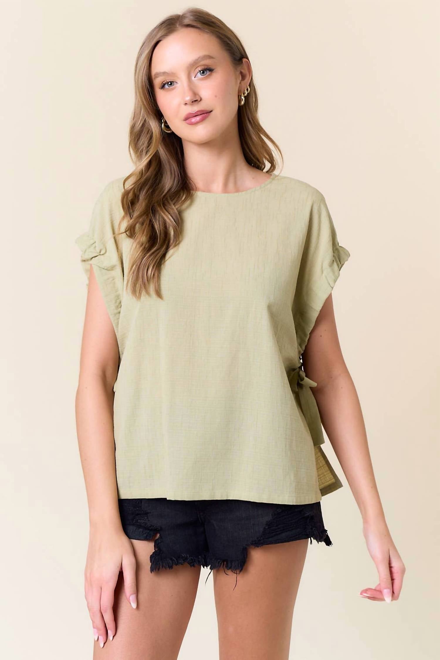 Doe And Rae - Greta Short Cuffed Sleeves Top