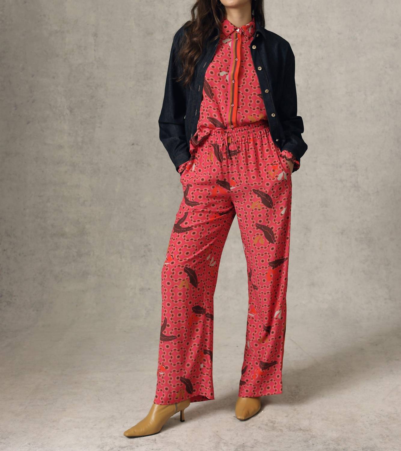 Emily Lovelock - Denise Pant
