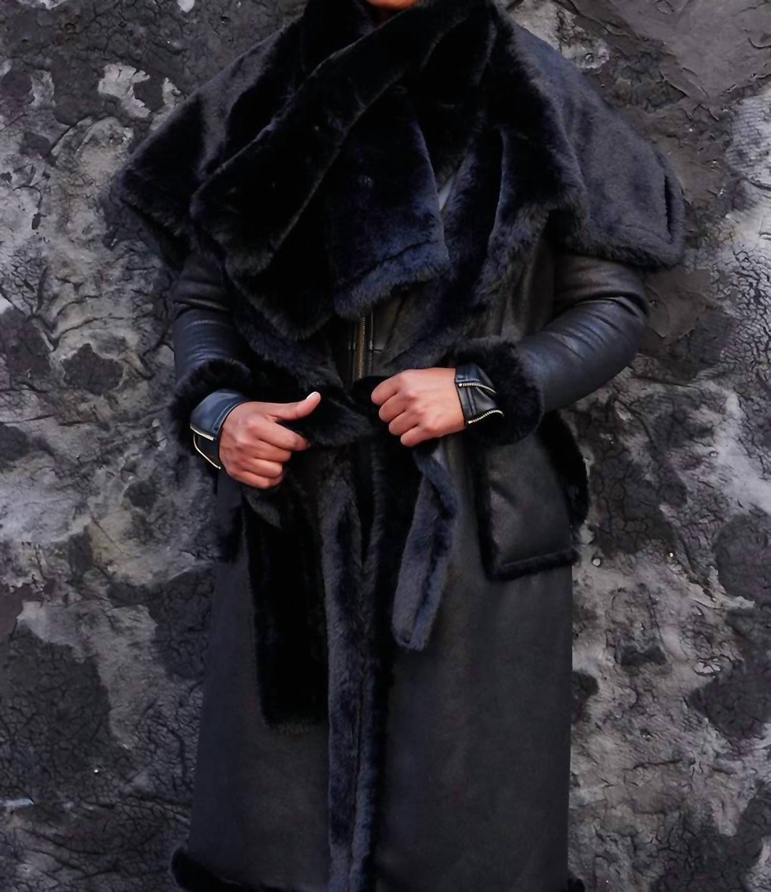 Circular Path - Vegan Faux Fur Scarf