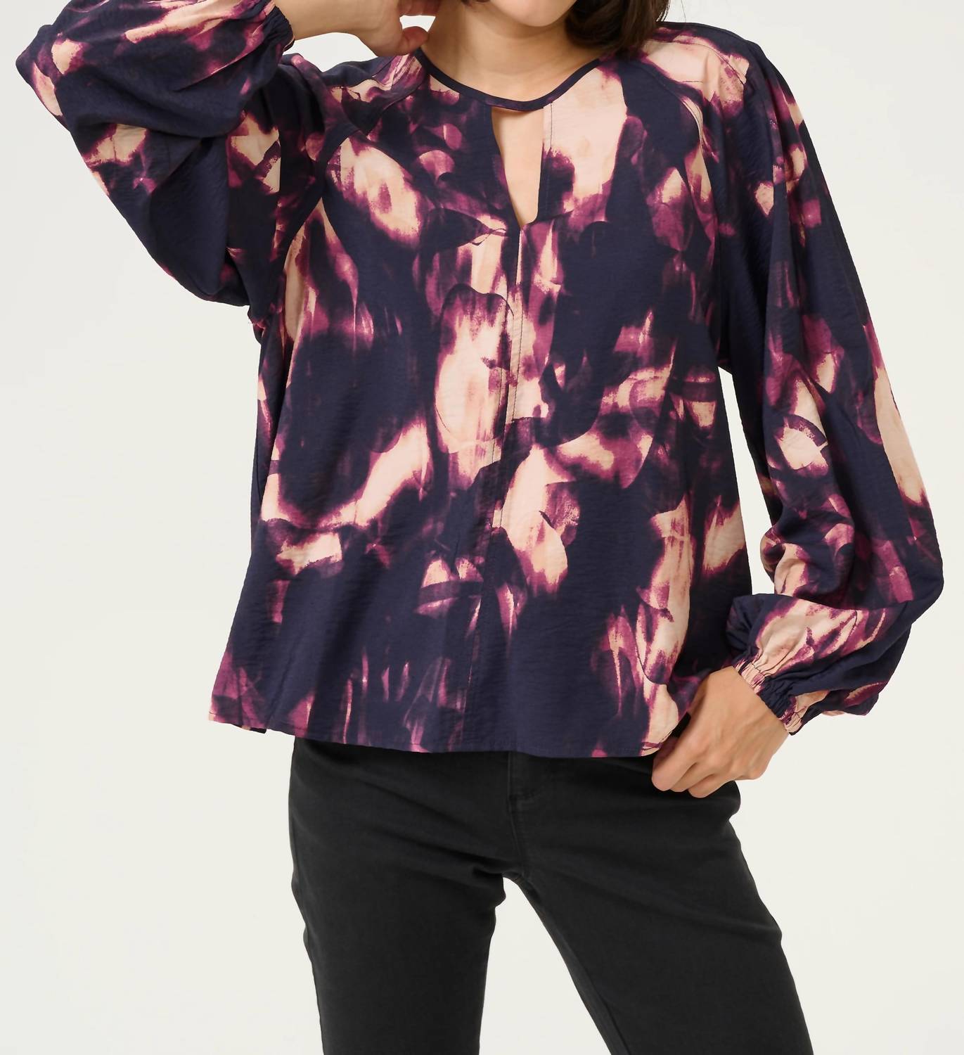 Kaffe - Kadunora Cutout Neck Casual Fit Blouse
