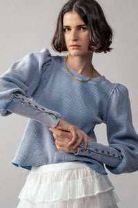 Urban Daizy - Heirloom Button-cuff Top
