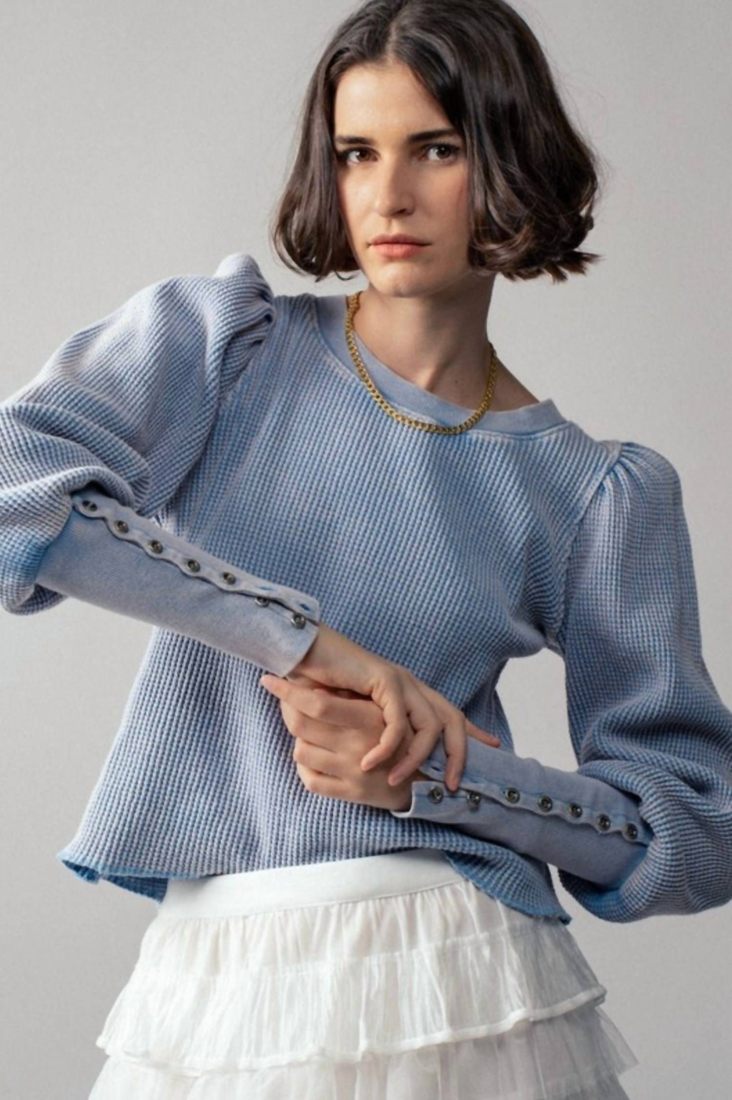 Urban Daizy - Heirloom Button-cuff Top
