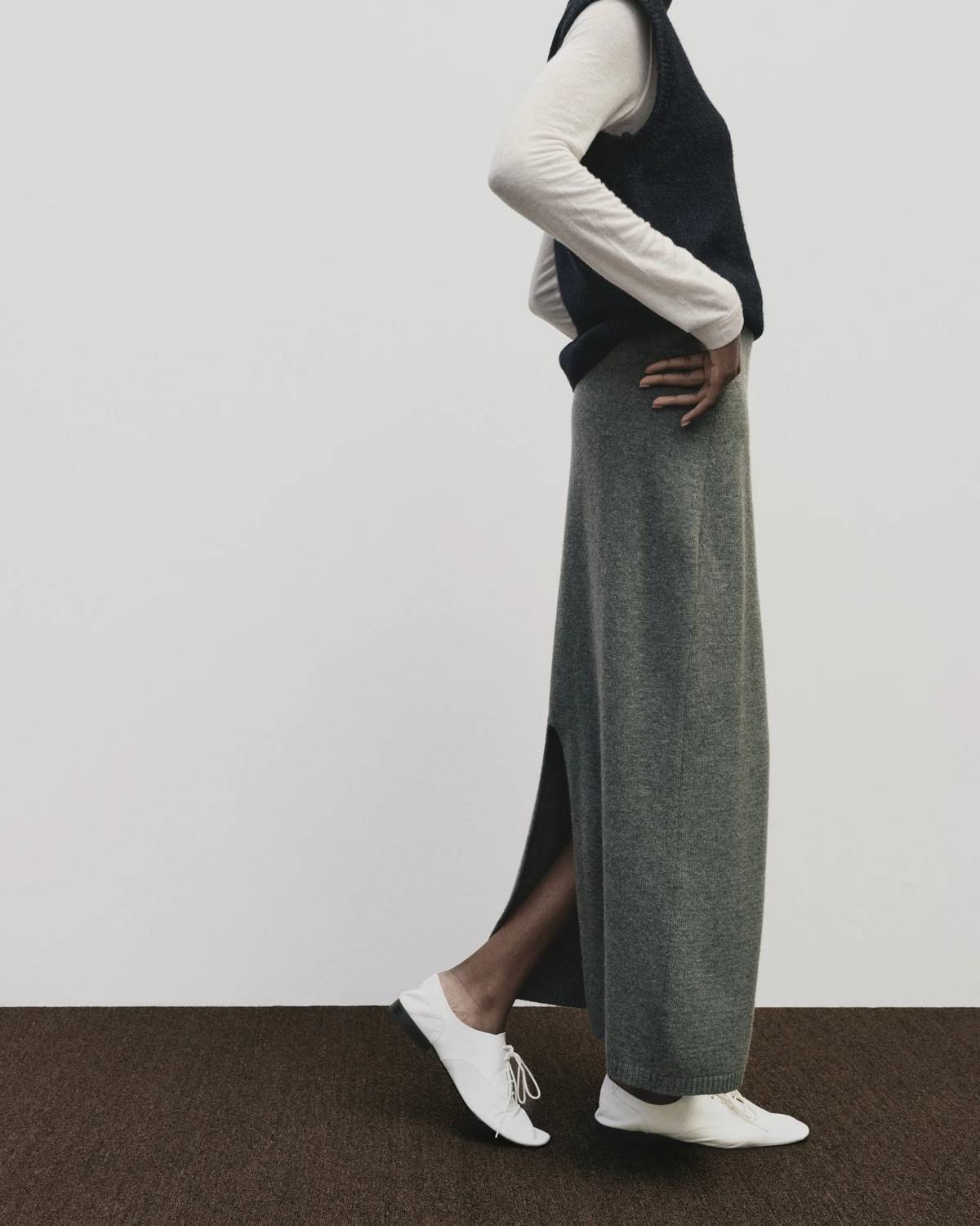 Mijeong Park CASHMERE BLEND KNIT MIDI SKIRT in gray - women's skirt - detail view