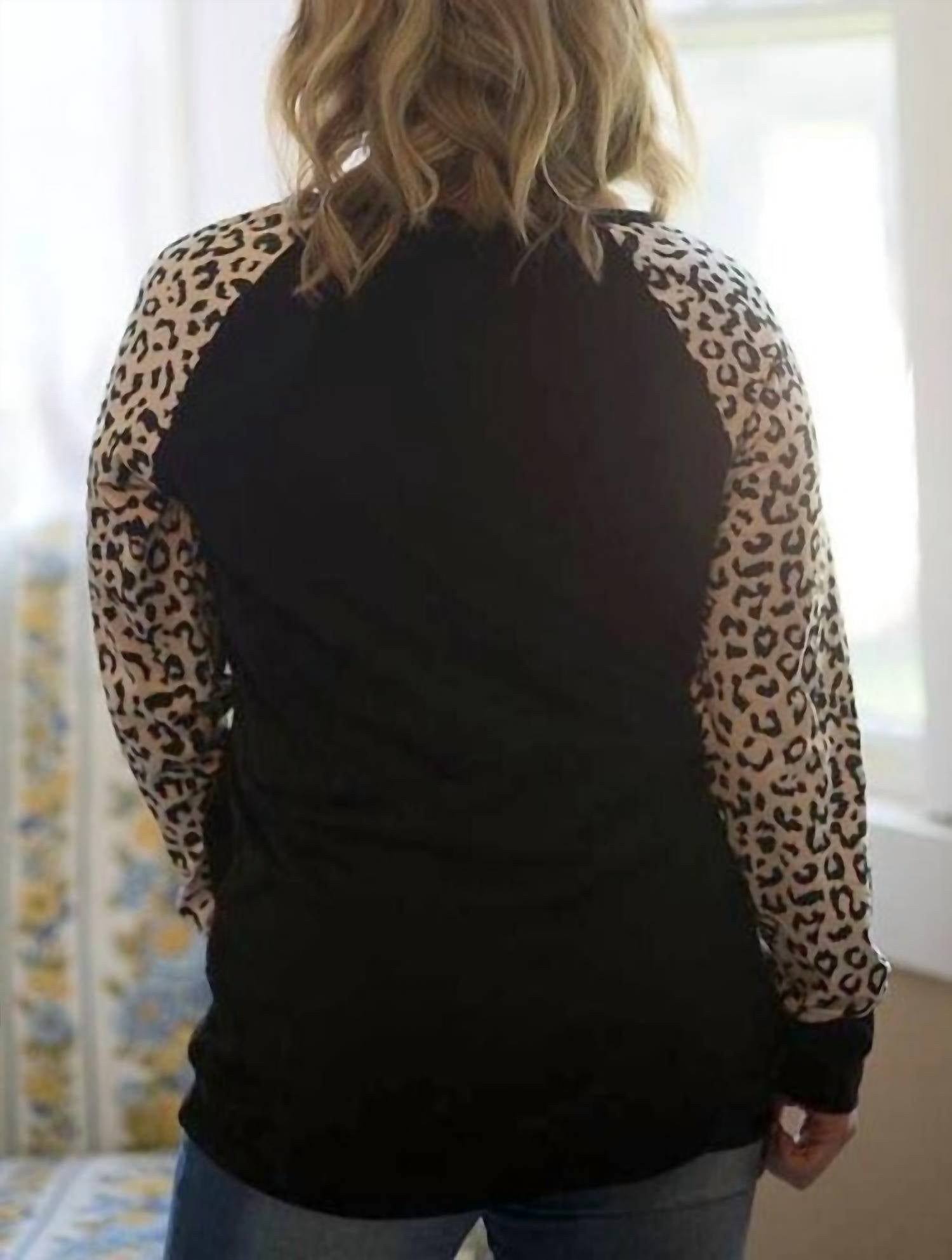Shirley Stone - Leopard Raglan Pocket Top