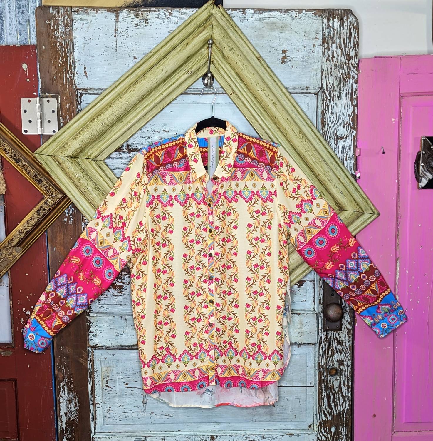 Aratta - peacock paradise Shirt