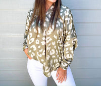 Ee:Some - Spotted V-neck Blouse