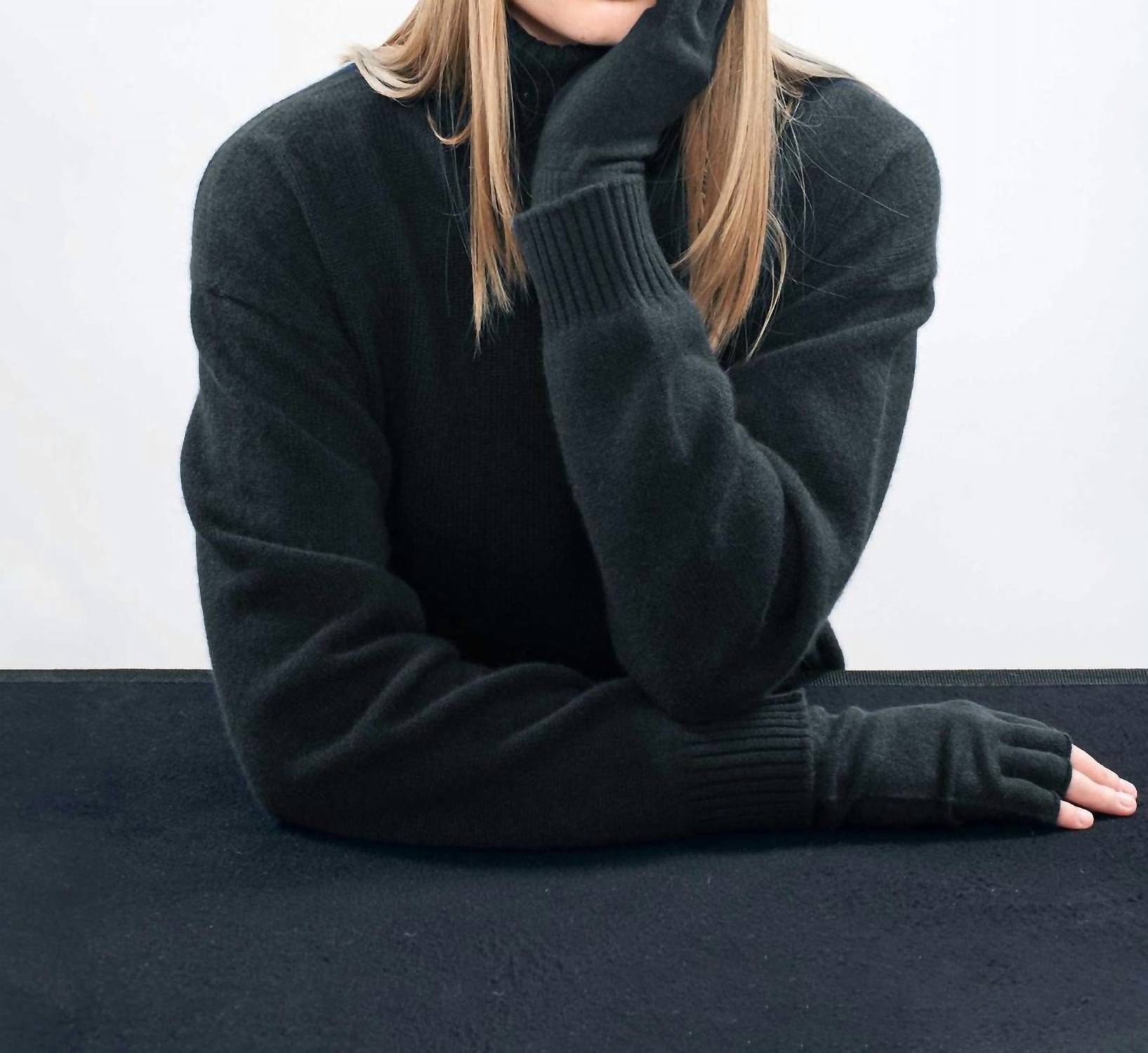 Jumper1234 - Women's Fingerless Gloves