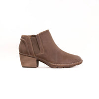 Clarks Women's Kastela Lo Ankle Boot in pebble leather - women's shoe