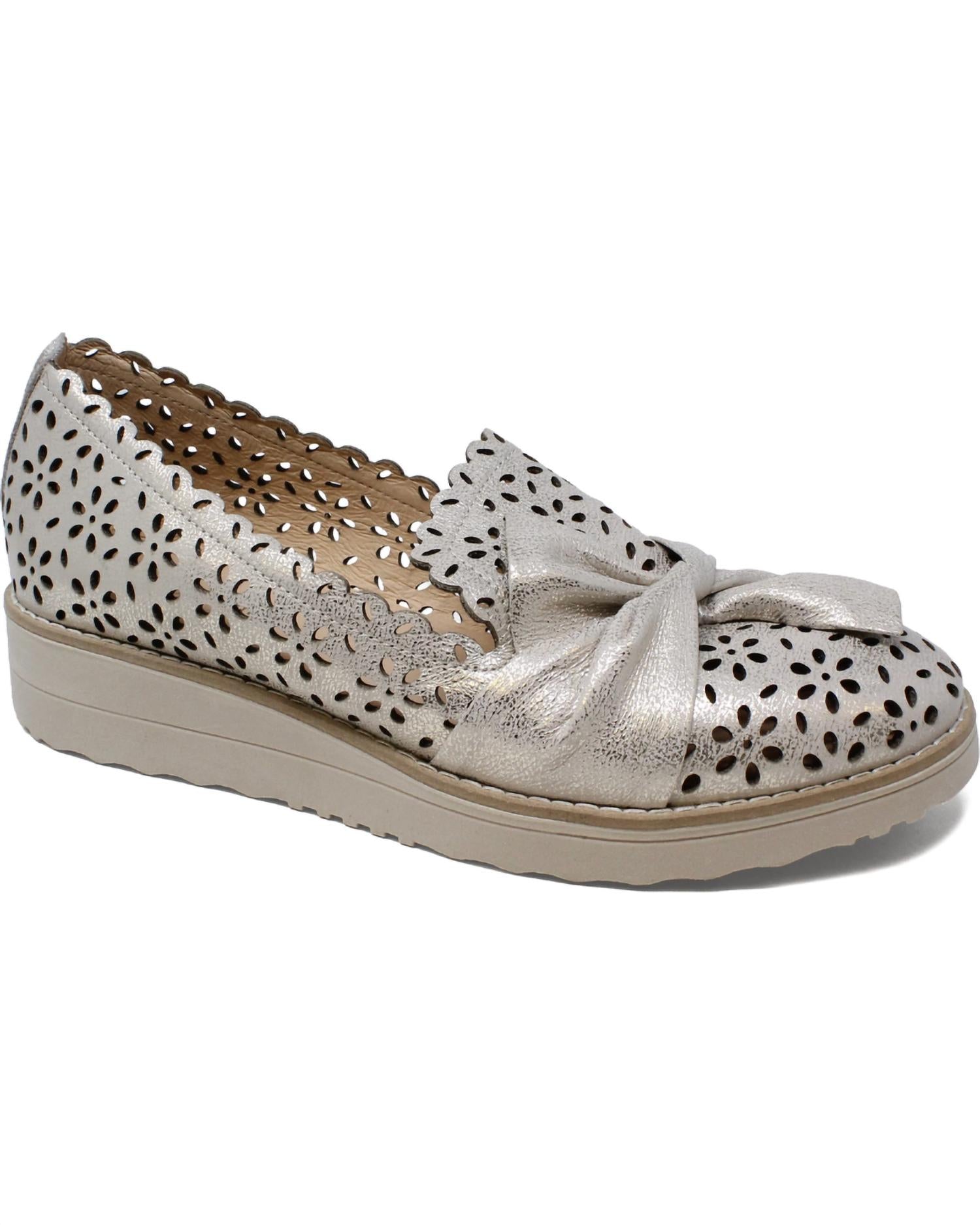 Django & Juliette - Women's Omilla Slip-on